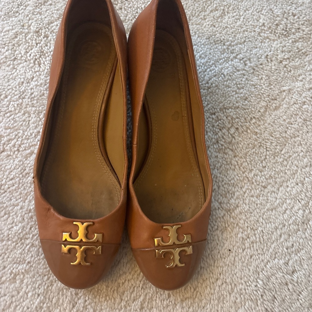 Tory Burch Raleigh Size 8 Cap Toe Tan Pumps